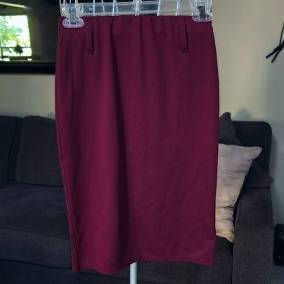 NWT Dinamit Jr Medium burgundy red pencil  bodycon skirt - Picture 1 of 3